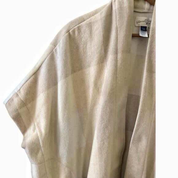 Universal Threads Tan Poncho Shrug Size OSFM - Picture 3 of 5